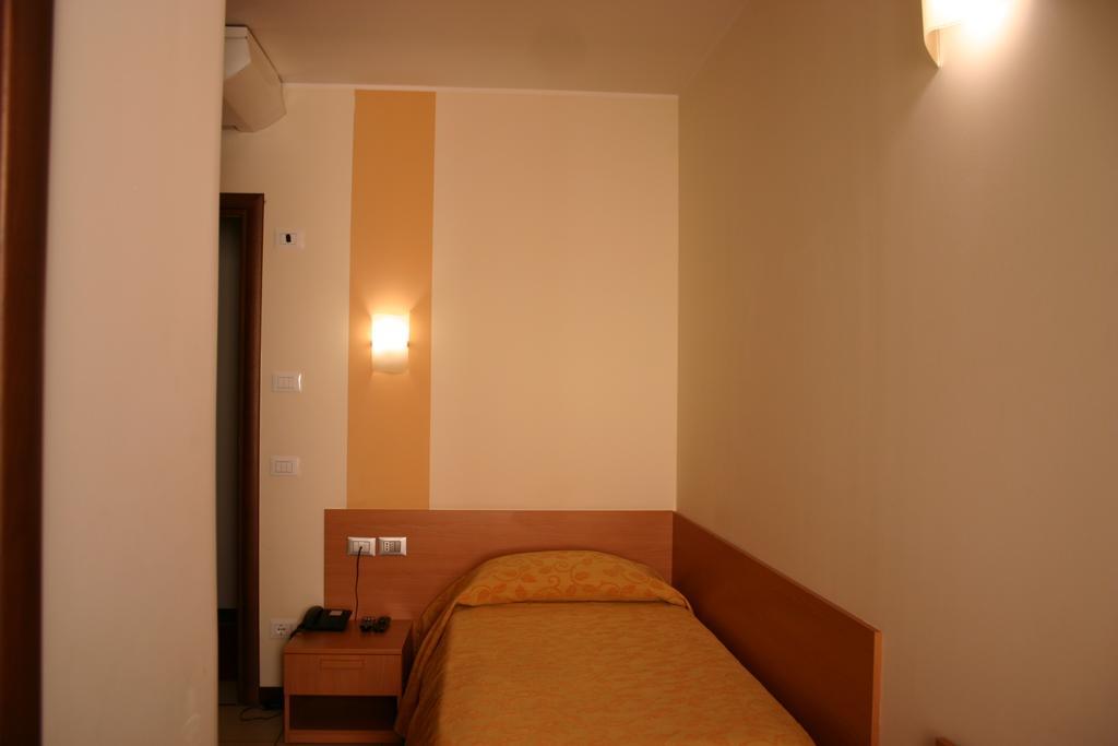 Hotel Moro Freoni San Pietro in Cariano Værelse billede